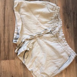 Old navy flow shorts! Size 6